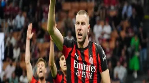 2025英超名人堂：传奇教练弗格森与温格携手荣耀，谱写足球佳话